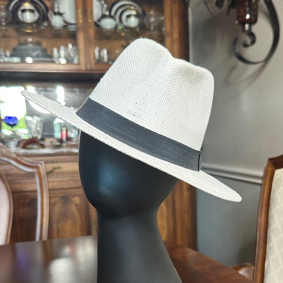 Classic White Fedora Hat with Black Band - Picture 1 of 5